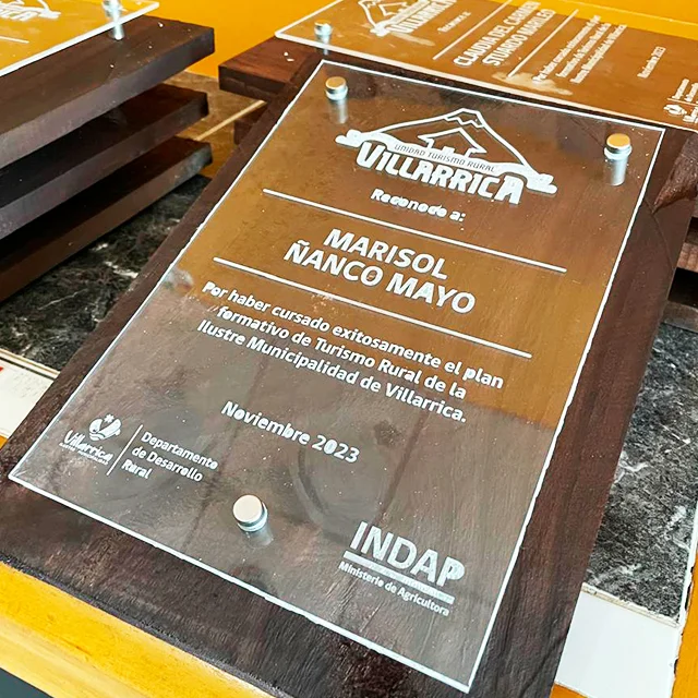 Grabado sobre acrílico